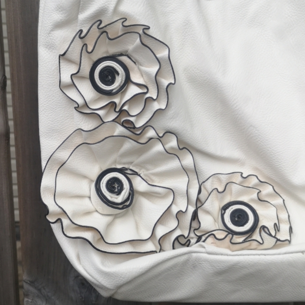 Purse - Picture 2 of 2
